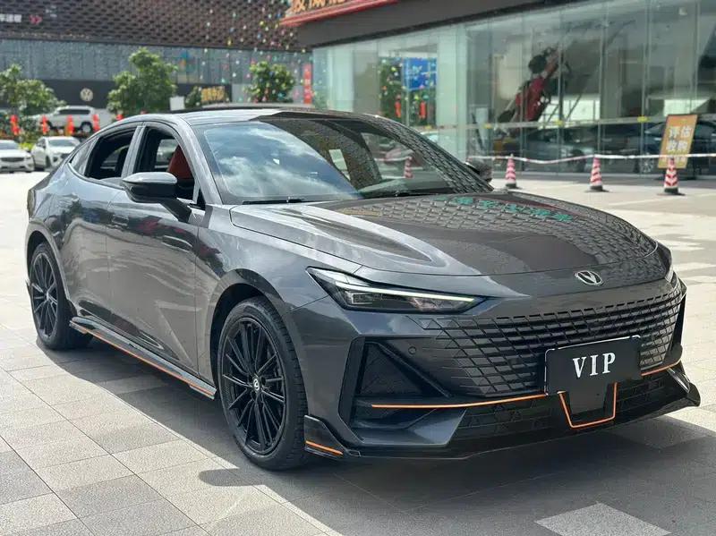 Changan UNI-V 2023 1.5T Sport Edition — миниатюра 3