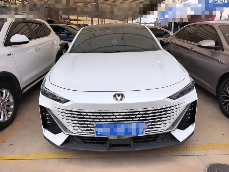 Changan UNI-V 2023 1.5T Premium Edition — миниатюра 2