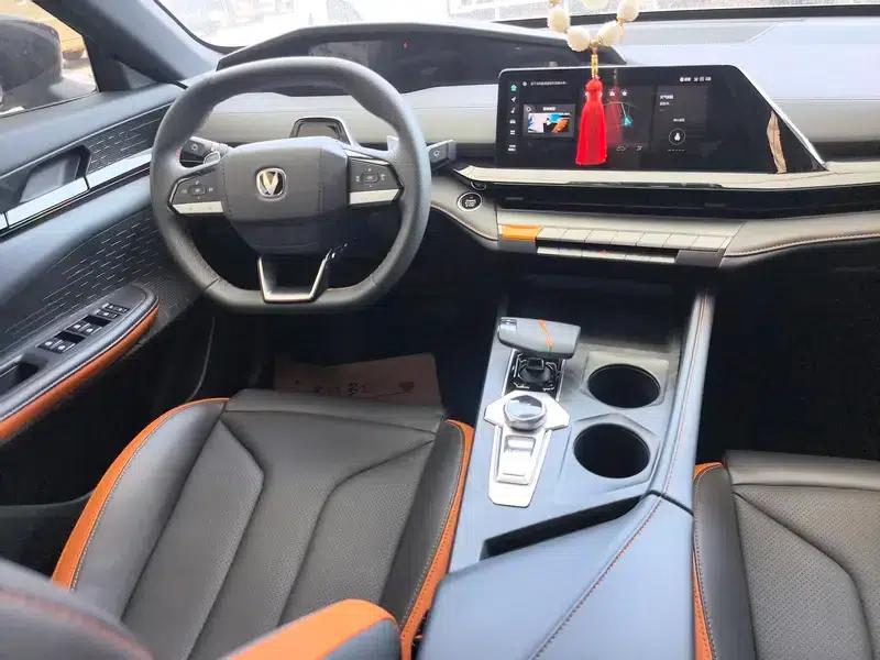 Changan UNI-V 2023 1.5T Premium Edition — миниатюра 12
