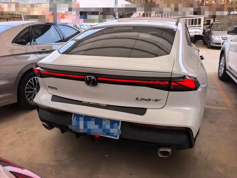 Changan UNI-V 2023 1.5T Premium Edition — миниатюра 5