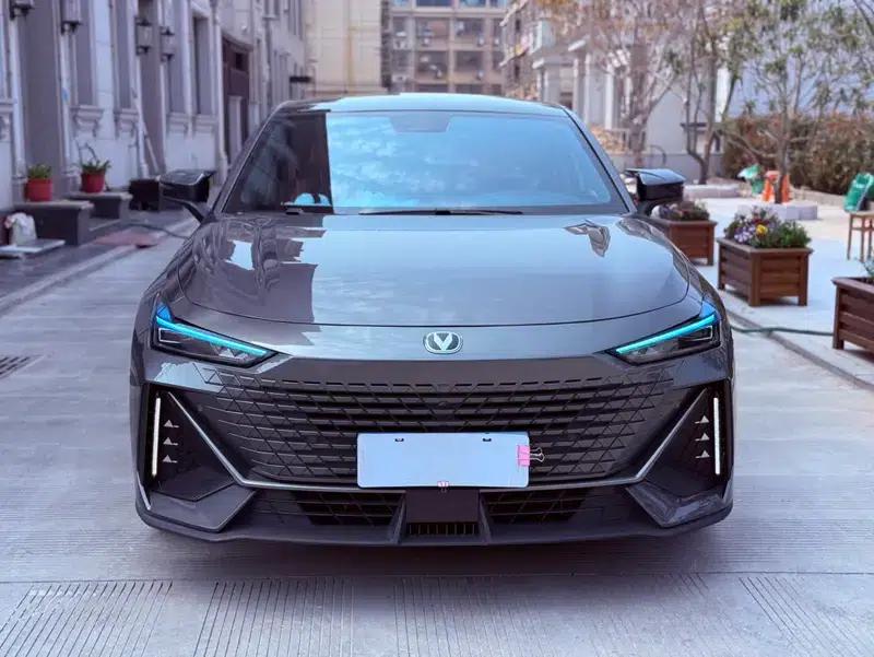 Changan UNI-V 2023 1.5T Premium Edition — миниатюра 2