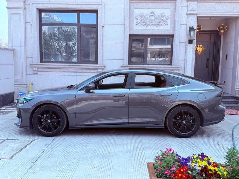 Changan UNI-V 2023 1.5T Premium Edition — миниатюра 4