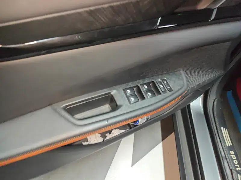 Changan UNI-V 2022 1.5T Premium Edition — миниатюра 16