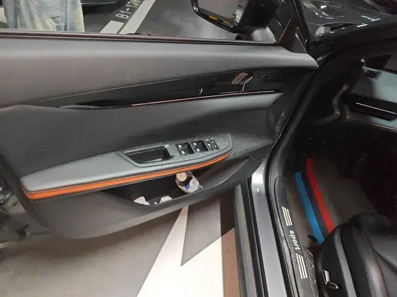 Changan UNI-V 2022 1.5T Premium Edition — миниатюра 17