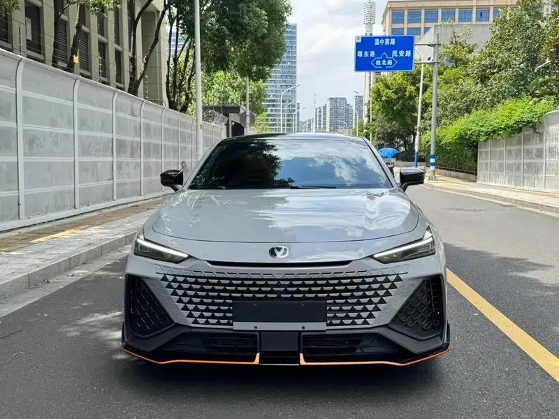 Changan UNI-V 2023 2.0T Leading Speed Edition — миниатюра 2