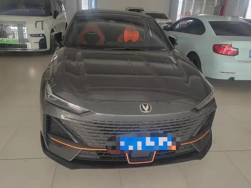 Changan UNI-V 2023 1.5T Sport Edition — миниатюра 2