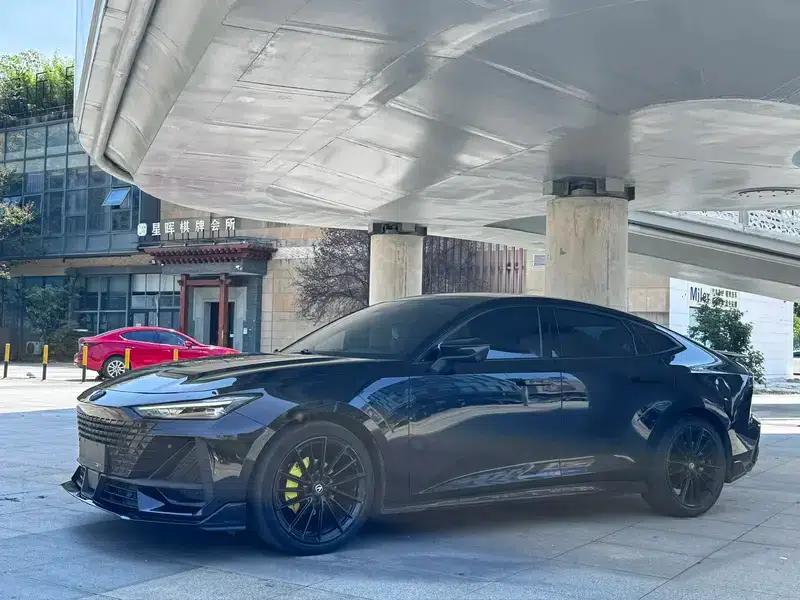 Changan UNI-V 2022 1.5T Sport Edition — миниатюра 1