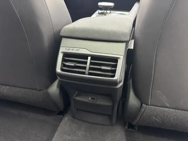 Changan UNI-V 2025 1.5T 500Bar Black Warrior Edition — миниатюра 11