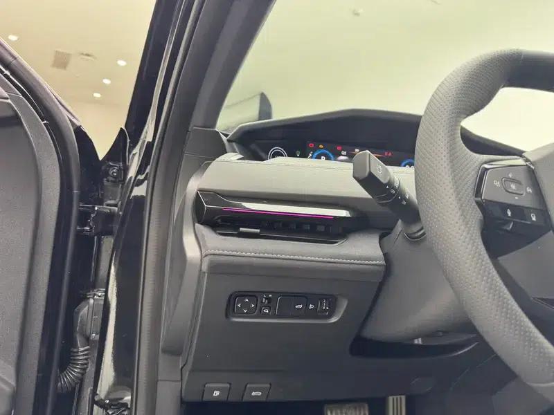 Changan UNI-V 2025 1.5T 500Bar Black Warrior Edition — миниатюра 18