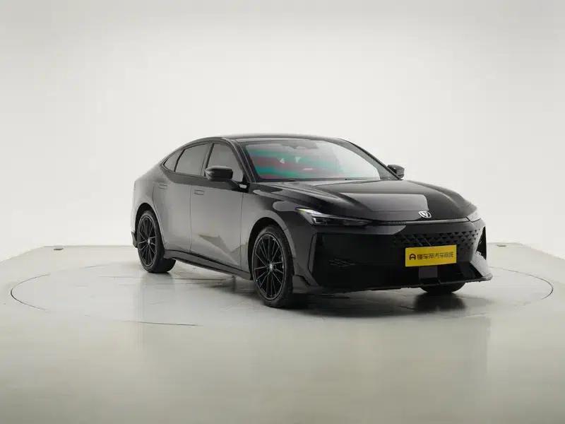 Changan UNI-V 2025 1.5T 500Bar Black Warrior Edition — миниатюра 3