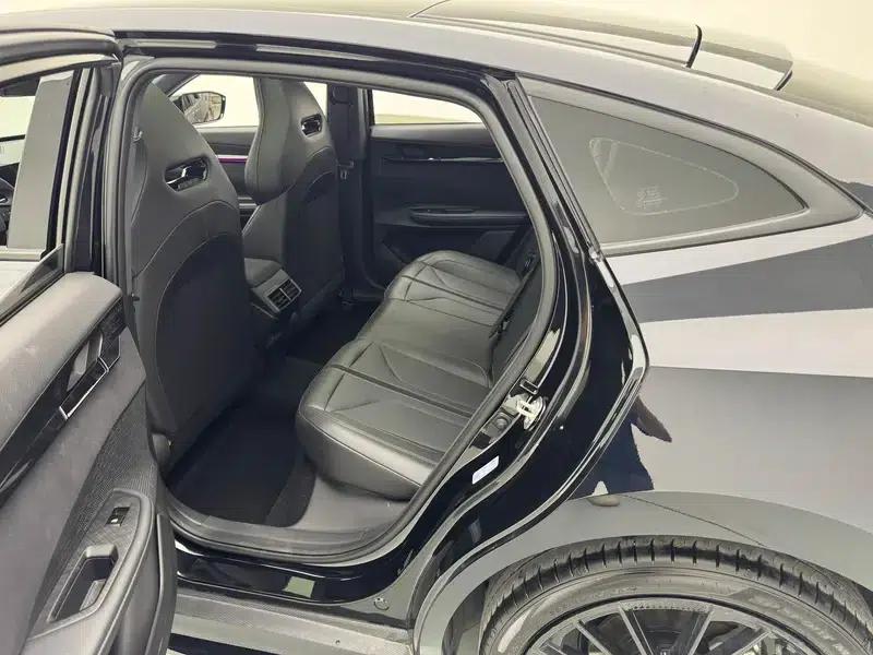 Changan UNI-V 2025 1.5T 500Bar Black Warrior Edition — миниатюра 22