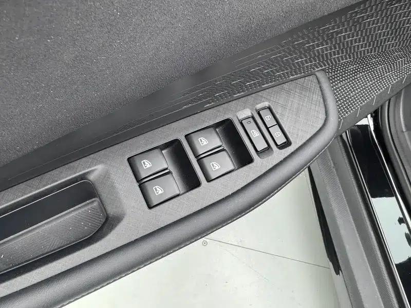 Changan UNI-V 2025 1.5T 500Bar Black Warrior Edition — миниатюра 26