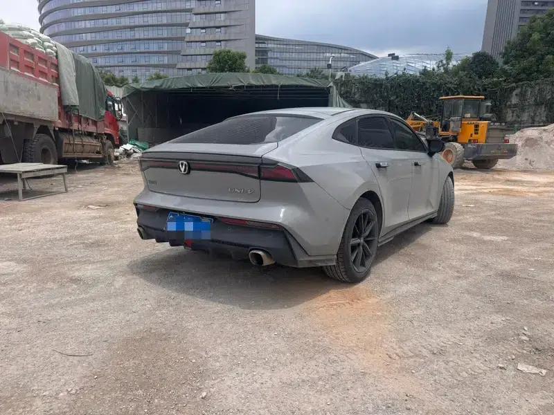 Changan UNI-V 2023 1.5T Premium Edition — миниатюра 6