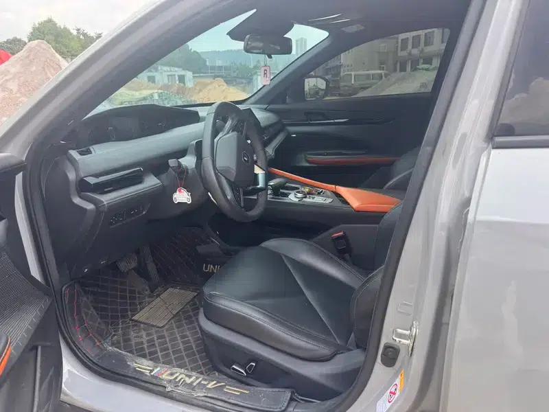 Changan UNI-V 2023 1.5T Premium Edition — миниатюра 8