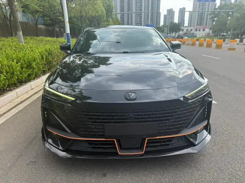 Changan UNI-V 2023 1.5T Premium Edition — миниатюра 2