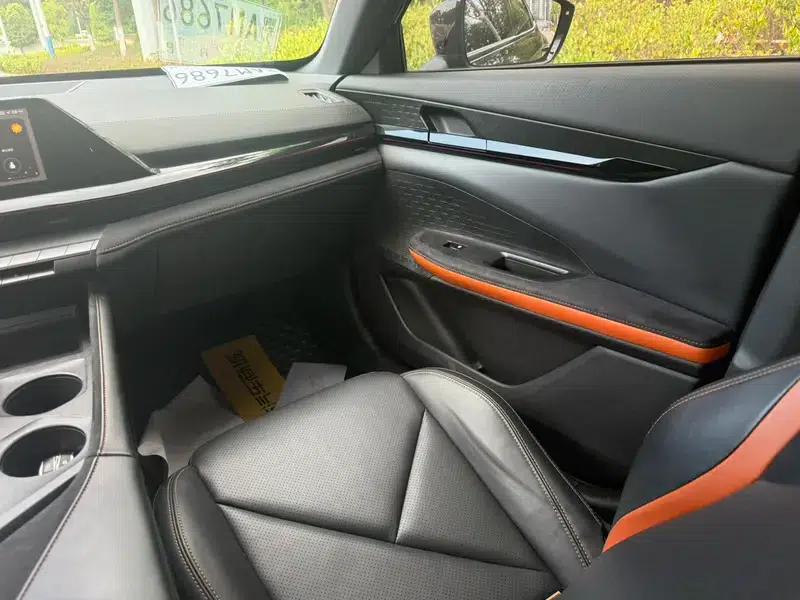 Changan UNI-V 2023 1.5T Premium Edition — миниатюра 12