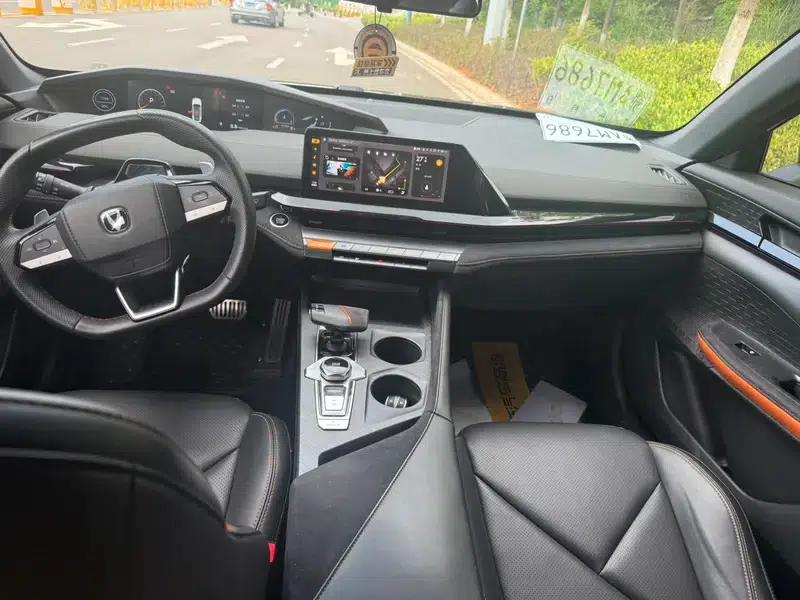 Changan UNI-V 2023 1.5T Premium Edition — миниатюра 8