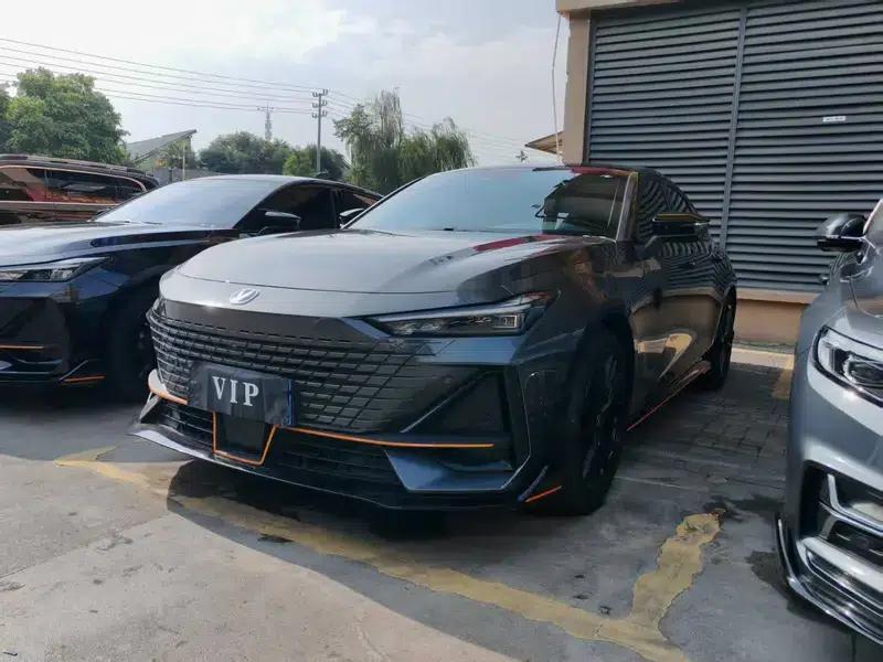 Changan UNI-V 2023 1.5T Sport Edition — миниатюра 1