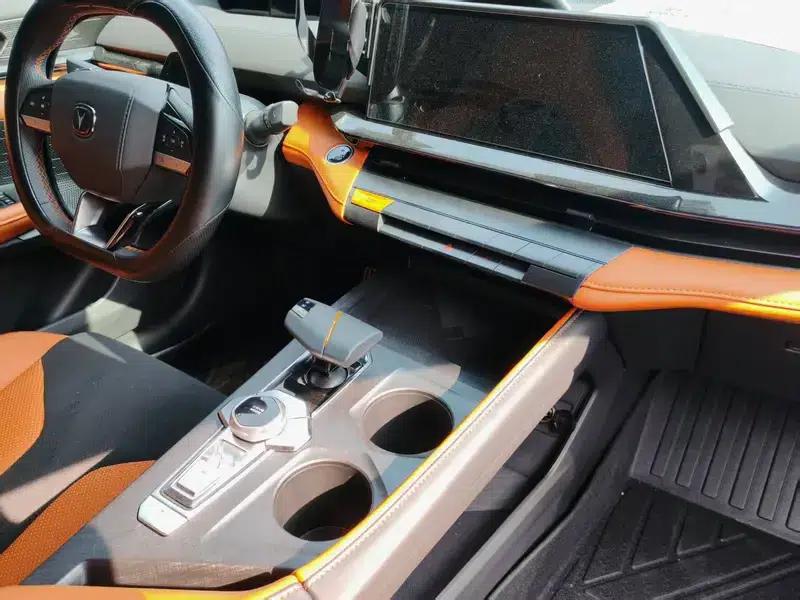 Changan UNI-V 2023 1.5T Sport Edition — миниатюра 12