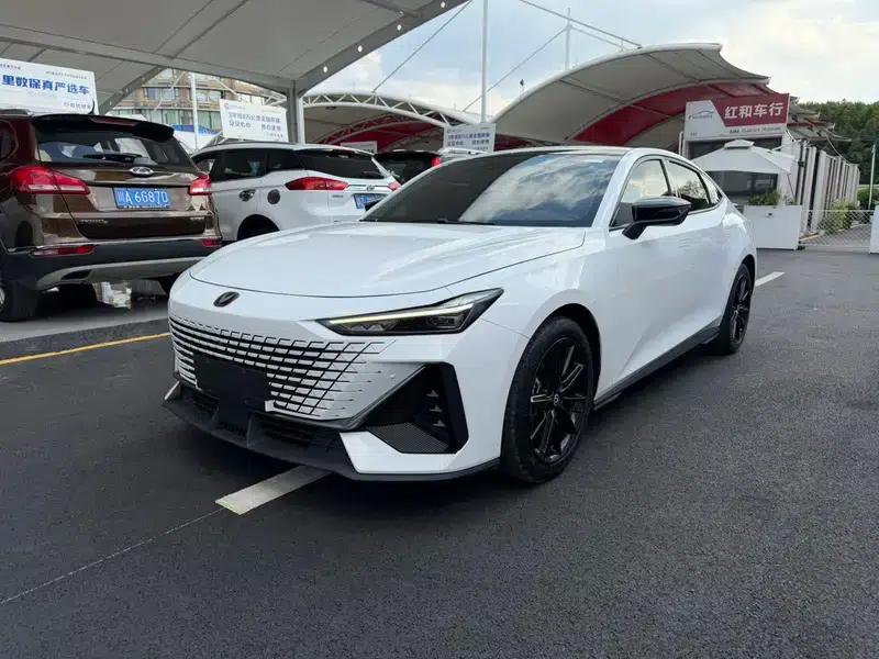Changan UNI-V 2023 1.5T Premium Edition — миниатюра 1