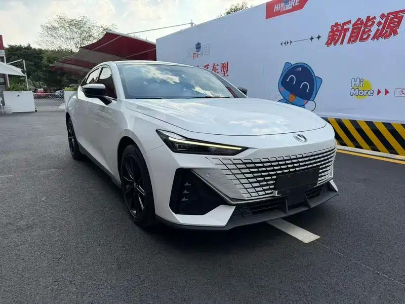 Changan UNI-V 2023 1.5T Premium Edition — миниатюра 3