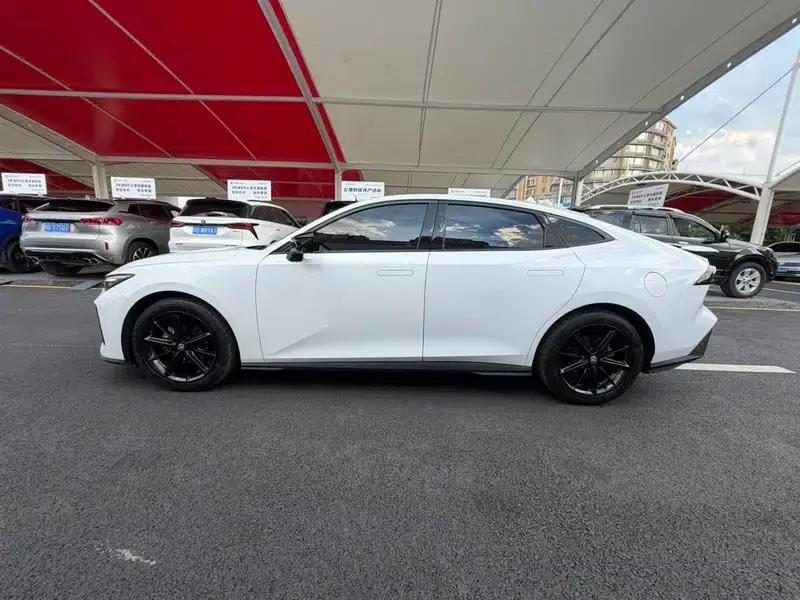 Changan UNI-V 2023 1.5T Premium Edition — миниатюра 4
