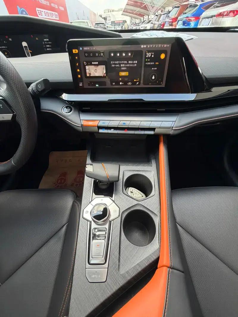 Changan UNI-V 2023 1.5T Premium Edition — миниатюра 10