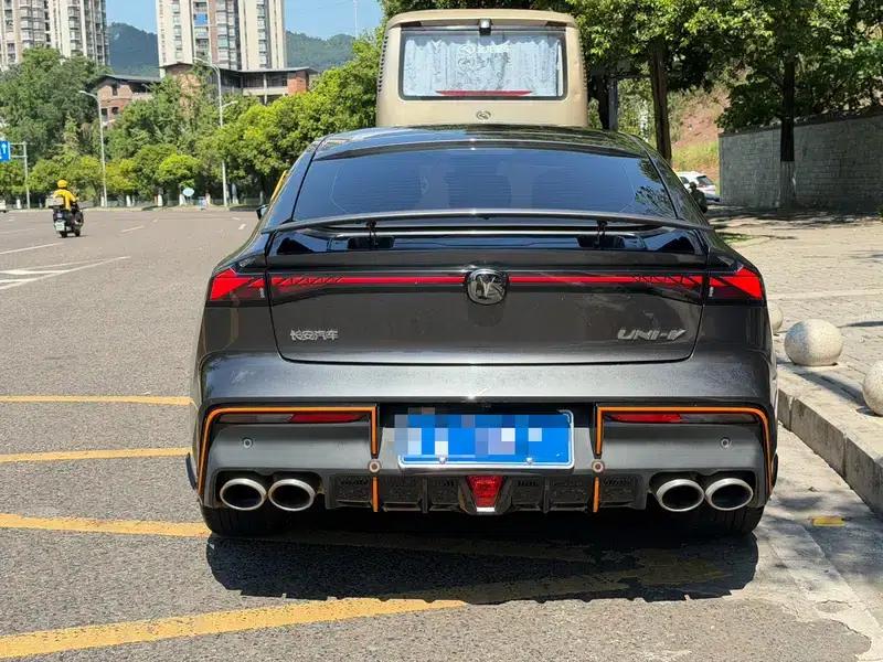 Changan UNI-V 2022 1.5T Sport Edition — миниатюра 4