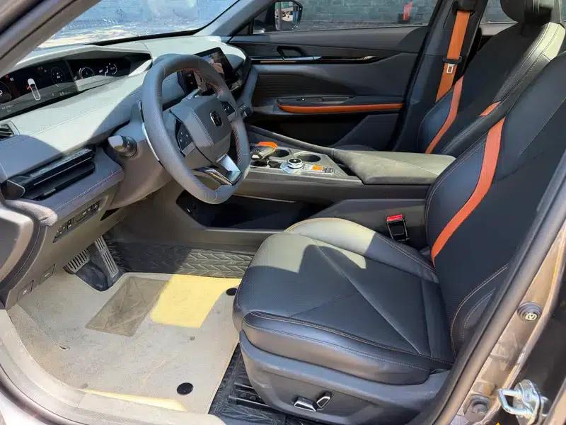 Changan UNI-V 2022 1.5T Sport Edition — миниатюра 9