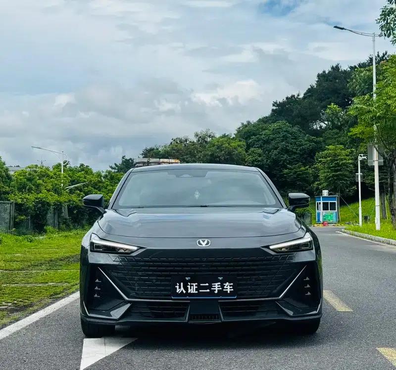 Changan UNI-V 2023 1.5T Premium Edition — миниатюра 2