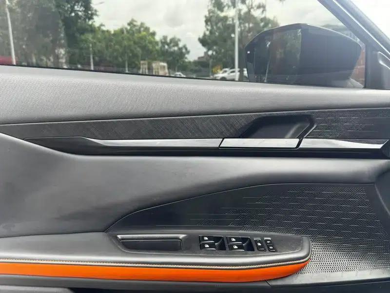 Changan UNI-V 2023 1.5T Premium Edition — миниатюра 11