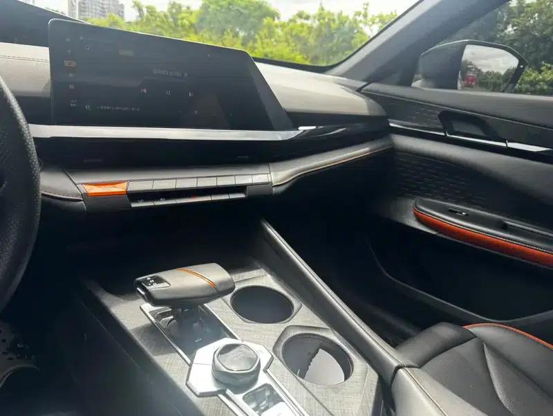 Changan UNI-V 2023 1.5T Premium Edition — миниатюра 13