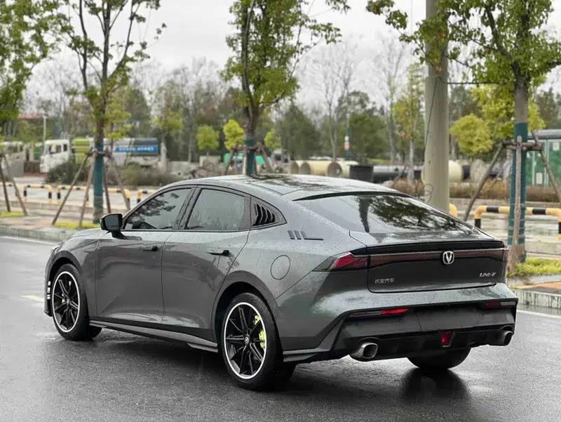 Changan UNI-V 2022 1.5T Premium Edition — миниатюра 4