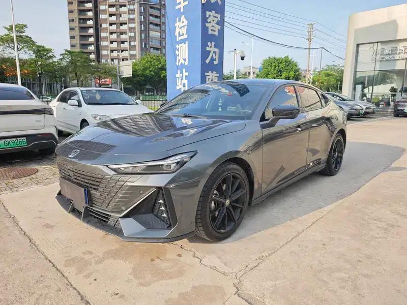Changan UNI-V 2023 1.5T Premium Edition — миниатюра 1