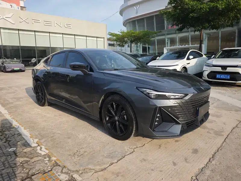 Changan UNI-V 2023 1.5T Premium Edition — миниатюра 3