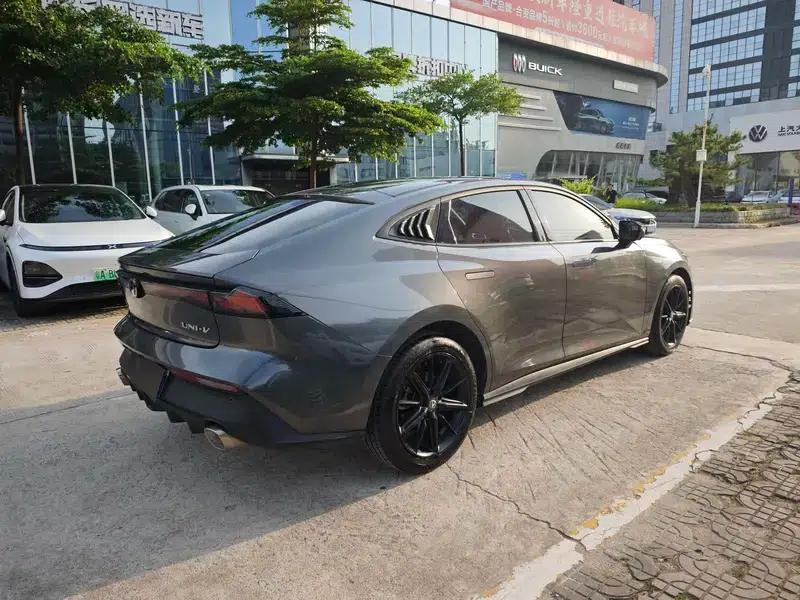 Changan UNI-V 2023 1.5T Premium Edition — миниатюра 8