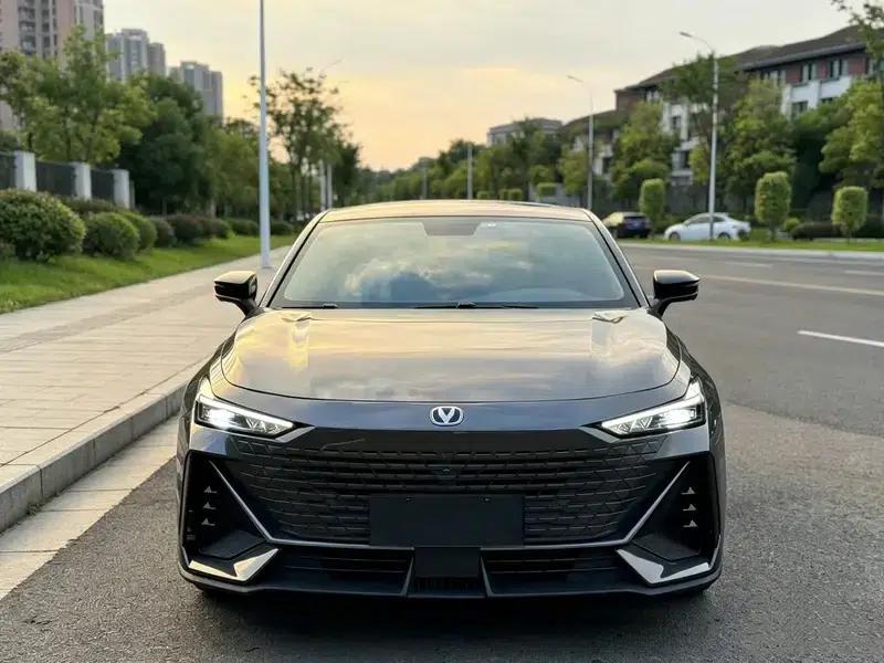 Changan UNI-V 2022 1.5T Premium Edition — миниатюра 2