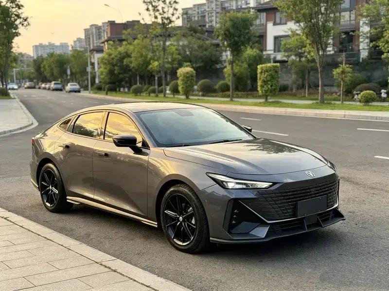 Changan UNI-V 2022 1.5T Premium Edition — миниатюра 3