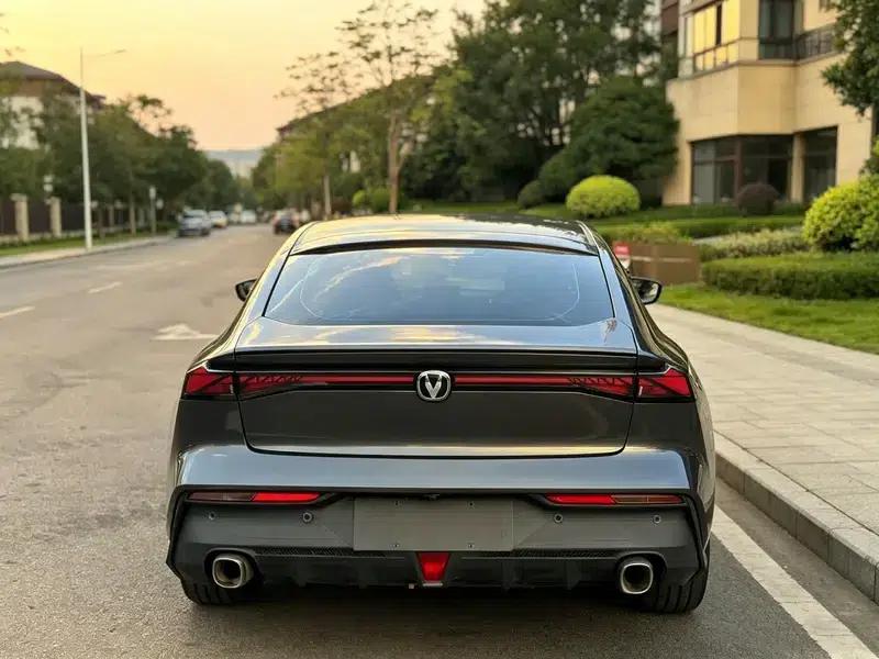 Changan UNI-V 2022 1.5T Premium Edition — миниатюра 5