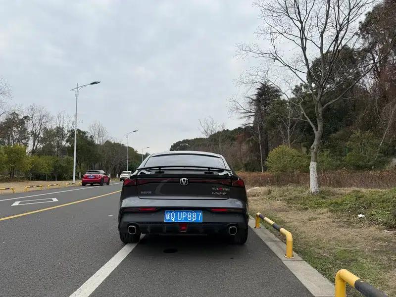 Changan UNI-V 2022 1.5T Premium Edition — миниатюра 6