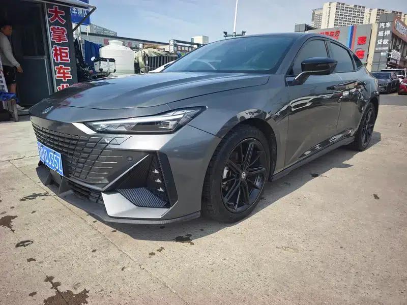 Changan UNI-V 2022 1.5T Smart Navigation Edition — миниатюра 1