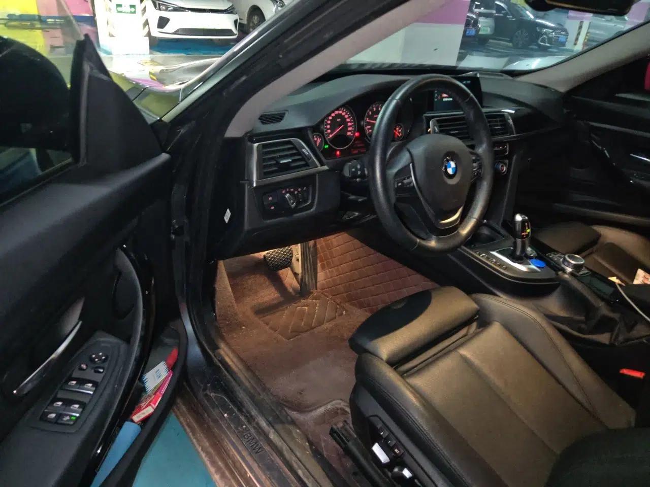 BMW 3 Series GT 2018 320i Sport Edition — миниатюра 16