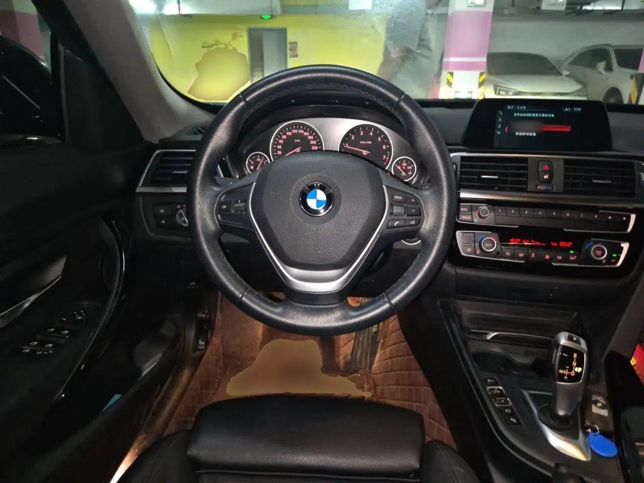 BMW 3 Series GT 2018 320i Sport Edition — миниатюра 10