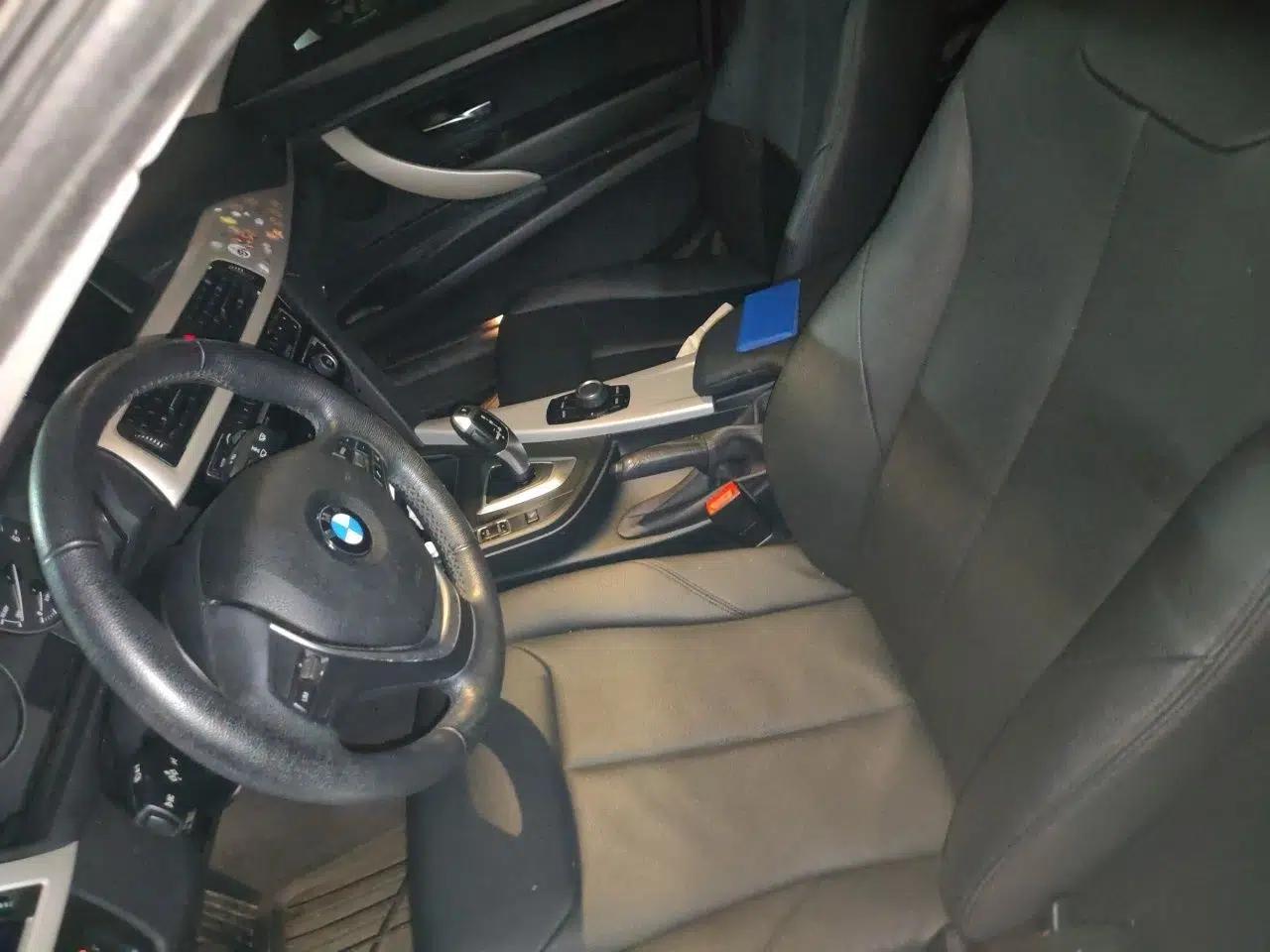 BMW 3 Series GT 2017 320i Sport Edition — миниатюра 15