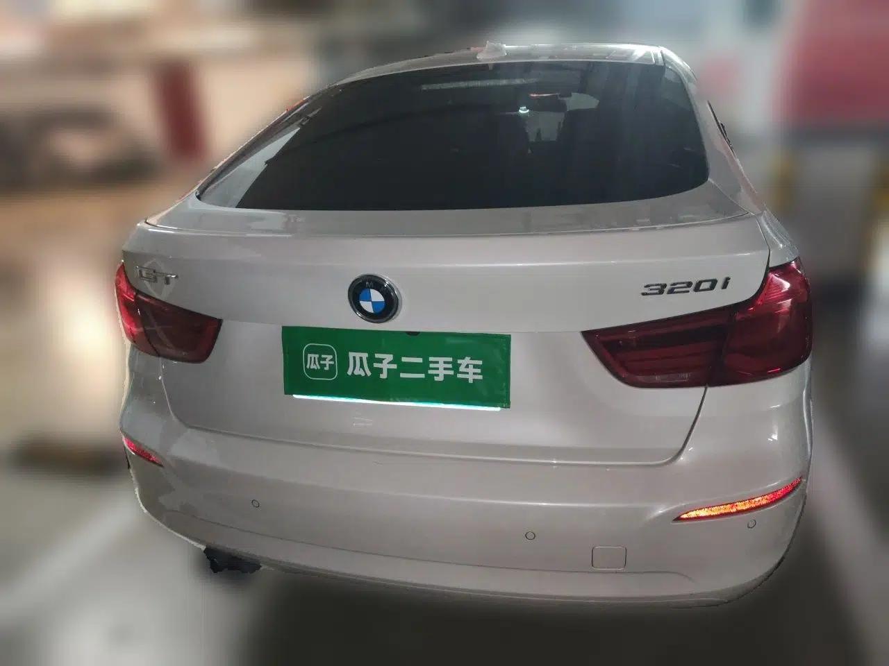 BMW 3 Series GT 2017 320i Sport Edition — миниатюра 5