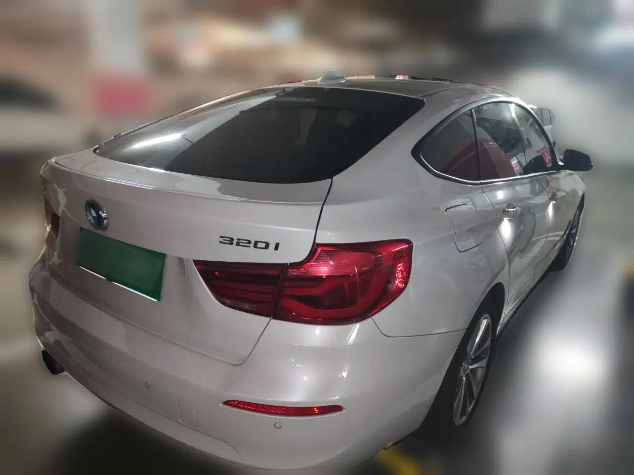 BMW 3 Series GT 2017 320i Sport Edition — миниатюра 6