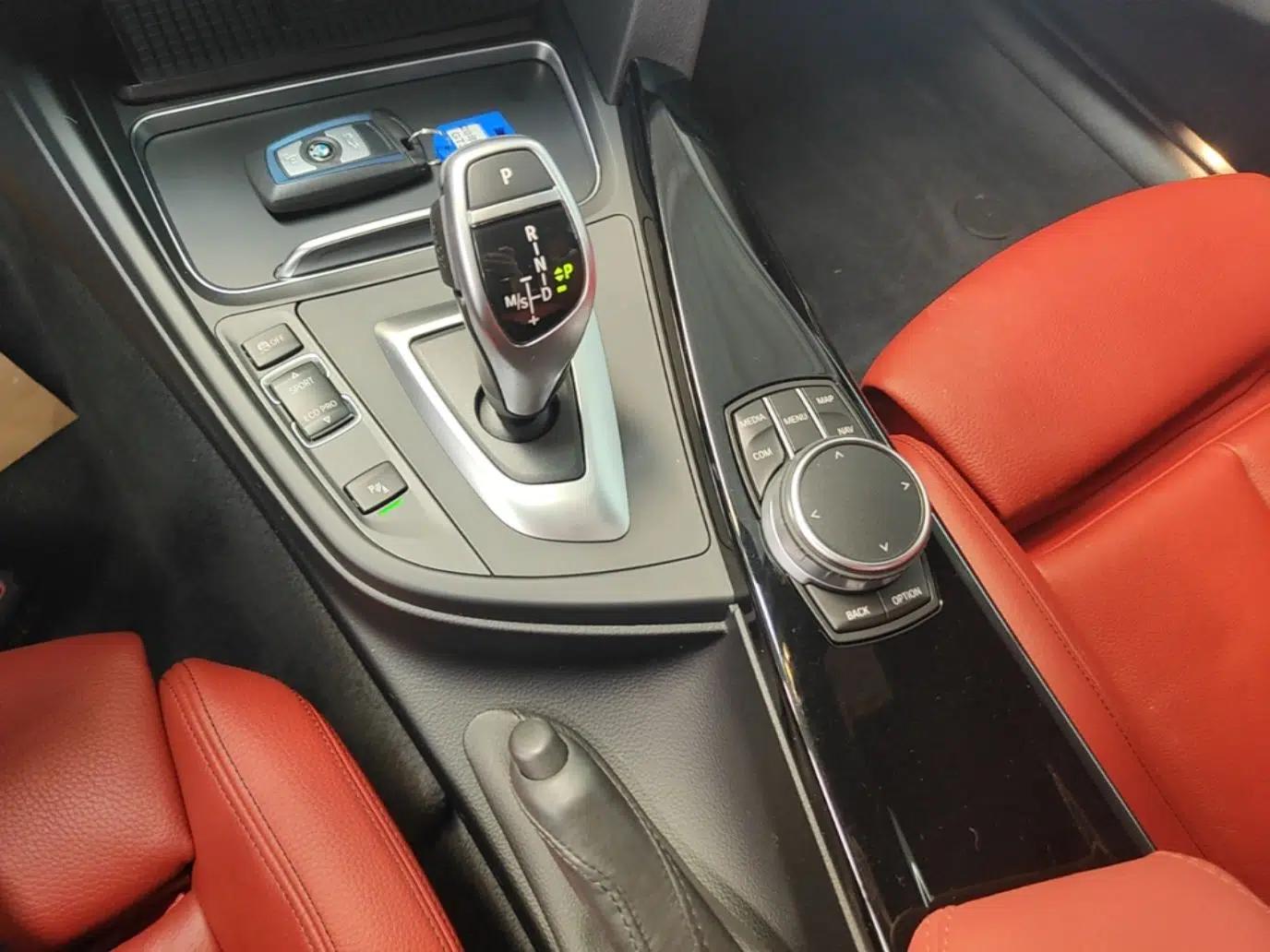 BMW 3 Series GT 2019 320i M Sport Night Edition — миниатюра 21