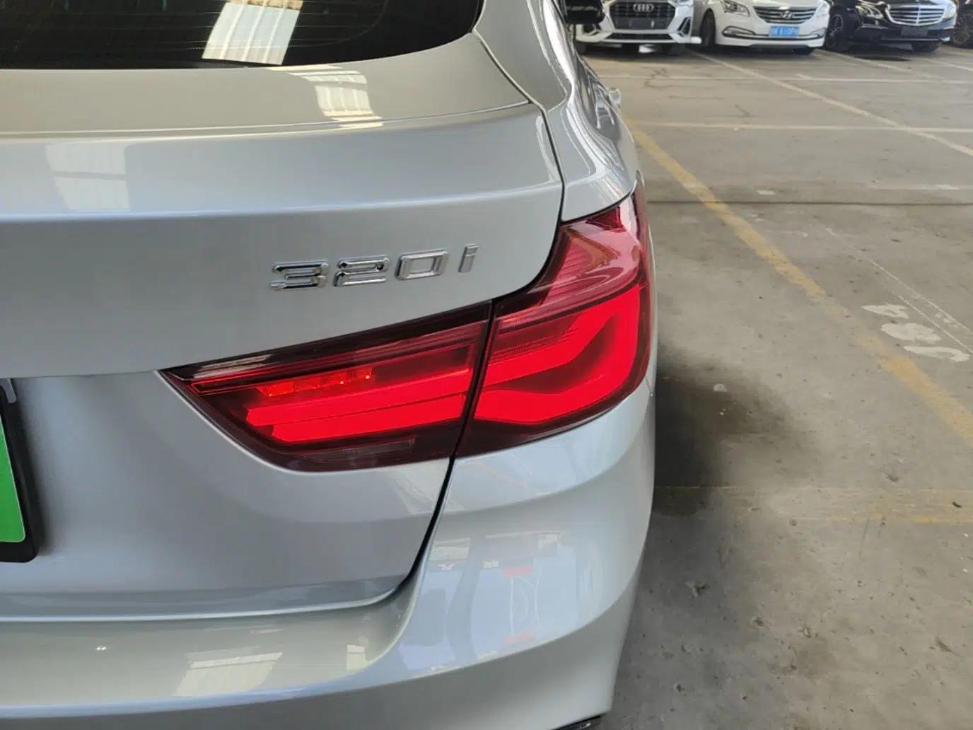 BMW 3 Series GT 2019 320i M Sport Night Edition — миниатюра 9