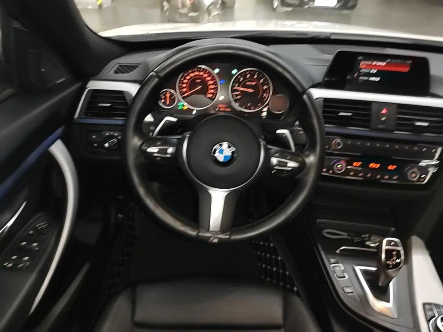 BMW 3 Series GT 2018 320i M Sport Edition — миниатюра 13