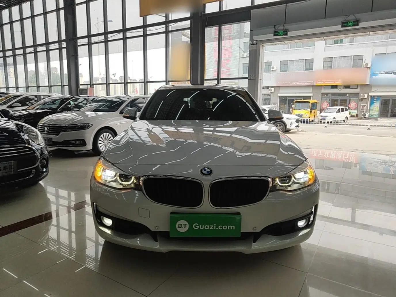 BMW 3 Series GT 2018 320i Sport Edition — миниатюра 2